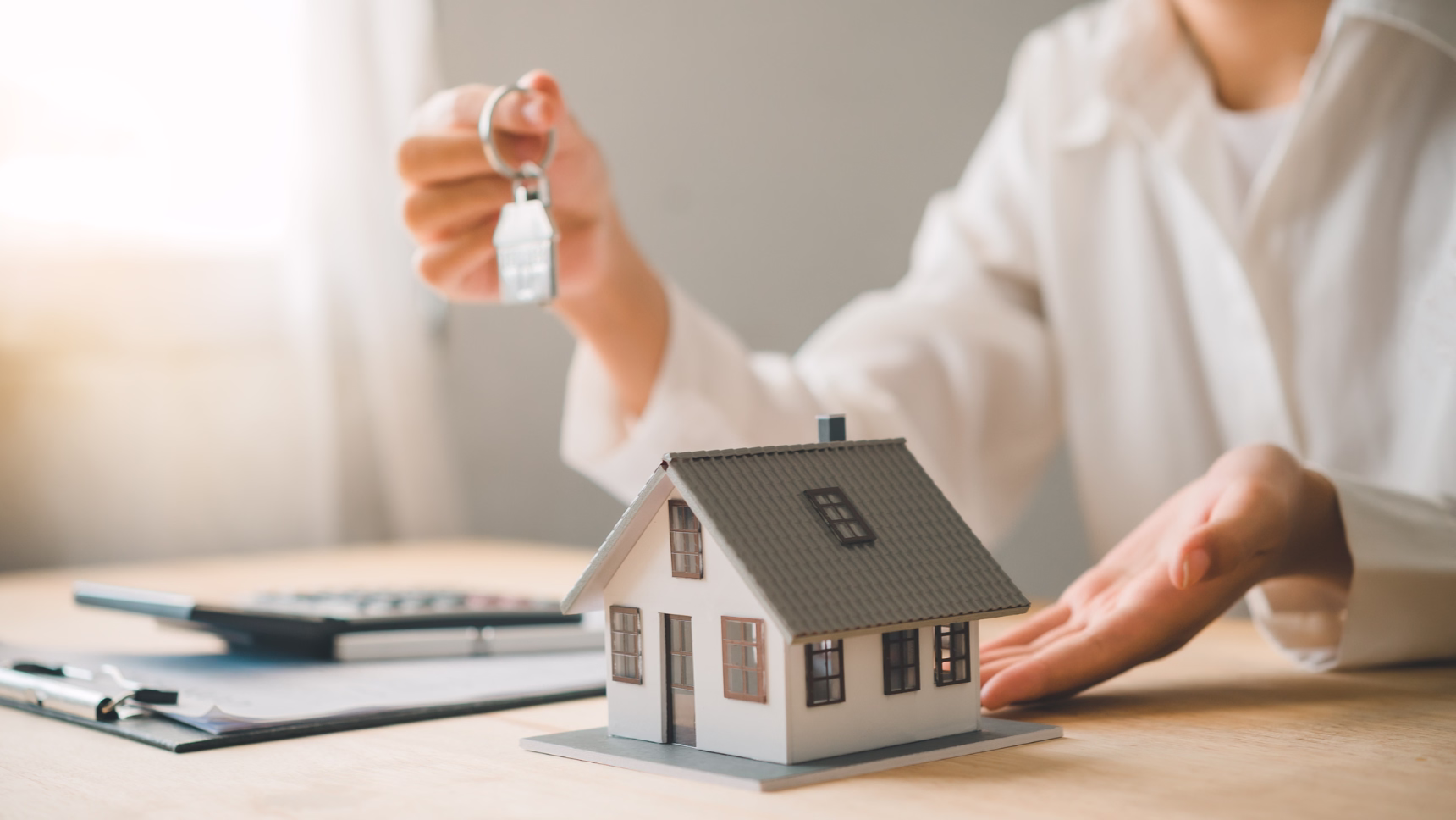 Compraventa y transmisión de vivienda protegida con entrega de llaves al nuevo titular